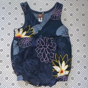 🛍 CUTE LITTLE GIRLS OUTFIT SIZE 0-3 MONTHS 🛍